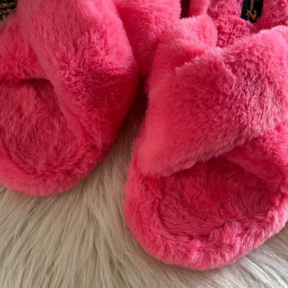 Seven7 Kiki Hot Pink Faux Fur Slide Slippers Size 7 - Picture 3 of 7